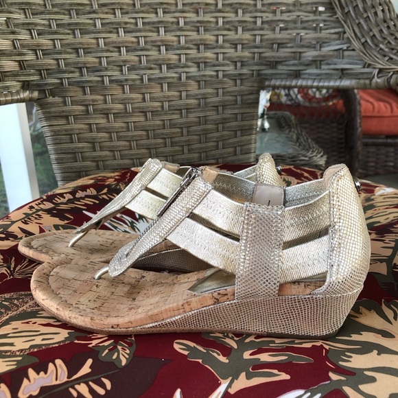 Donald J. Pliner Sandals - Picture 5 of 7